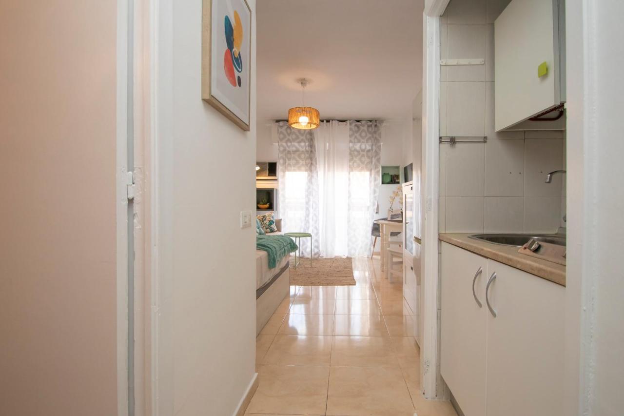 Luminoso Y Acoger Loft, Excelente Ubicacion Apartment Seville Luaran gambar